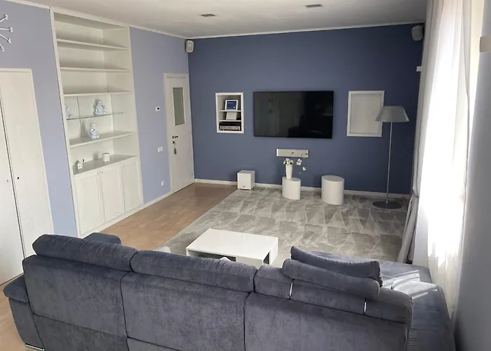Loft דירה וארסה